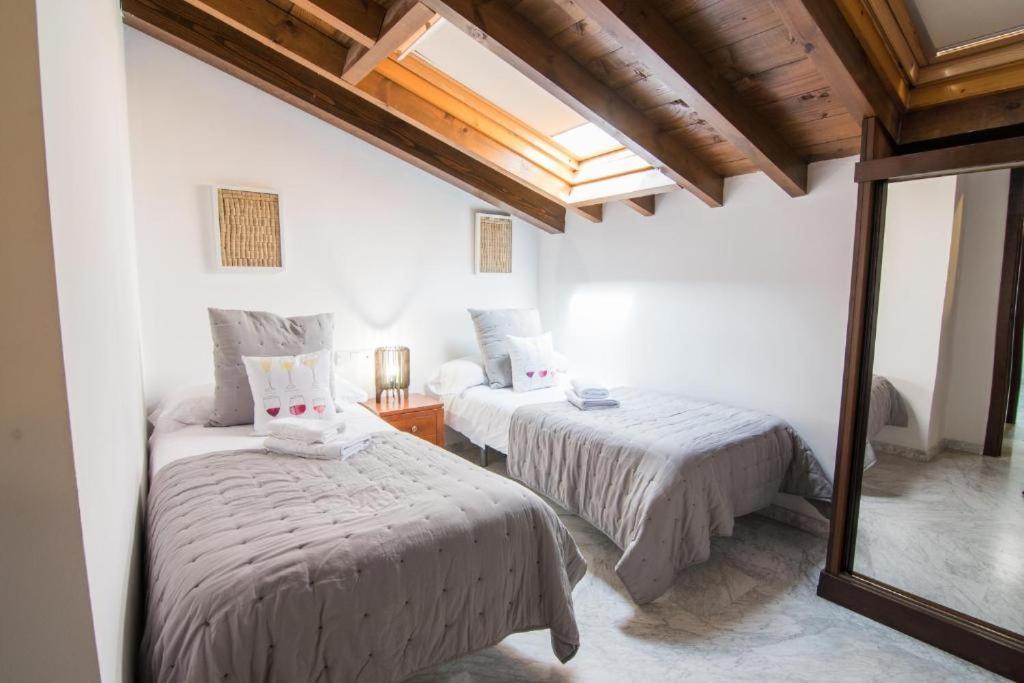 Appartement Tuguest Atico Gracia à Grenade Extérieur photo